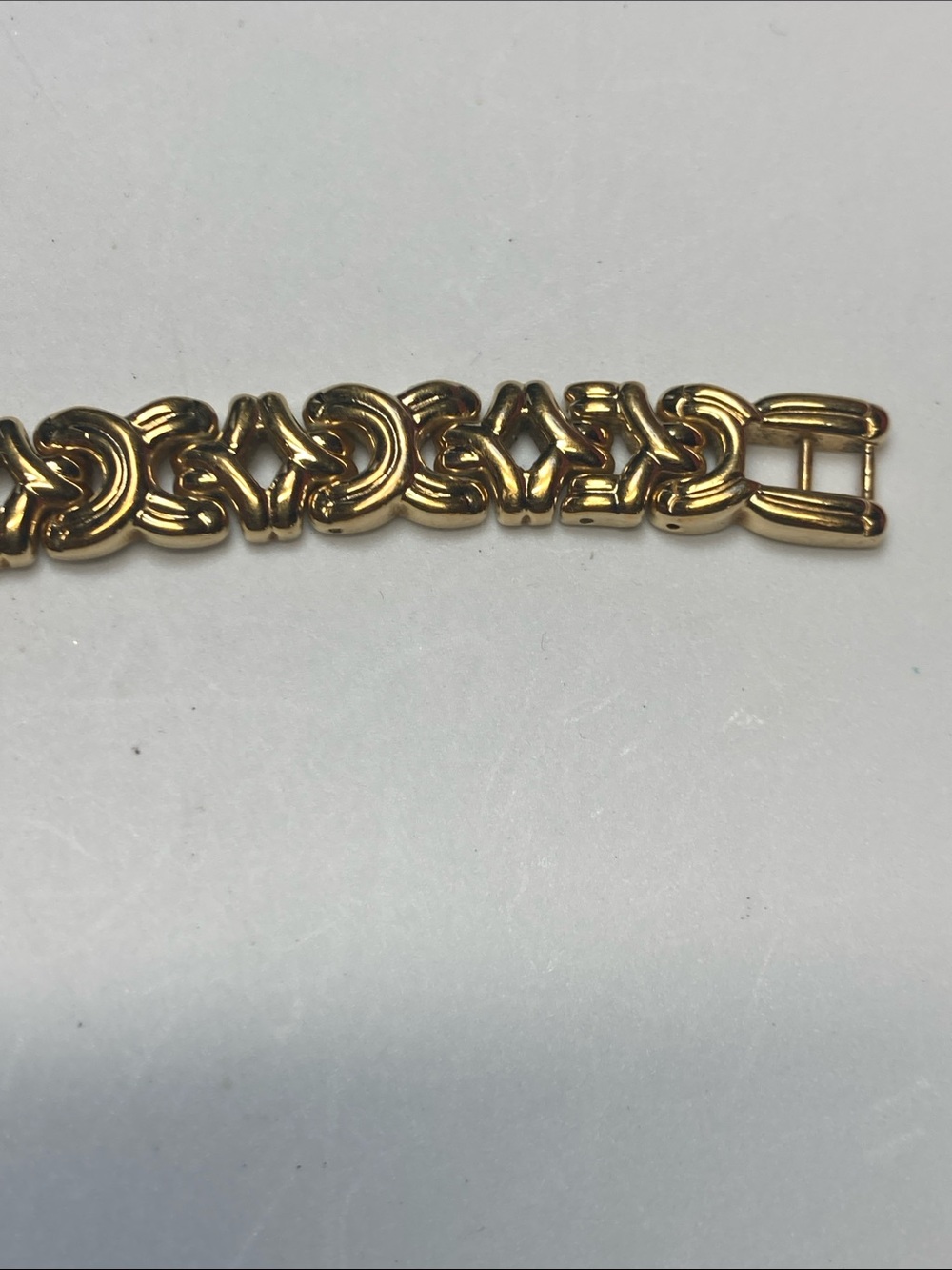 Vintage Bulova Gold Tone Ladies Bracelet Watch with shell dial, new battery - Picture 10 of 17